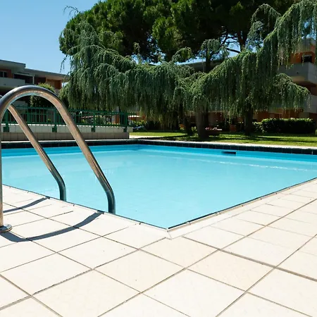 Monolocale Con Piscina E Terrazzo