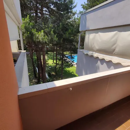 Monolocale Con Piscina E Terrazzo-residence Solarium ביביונה